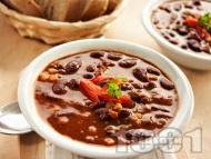 Мексиканска бобена супа с червен боб, царевица и чушки